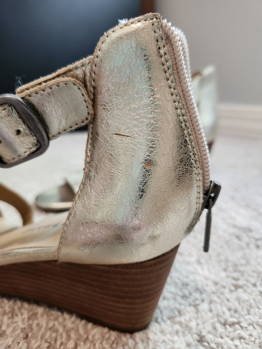 Lucky Brand Metallic Gold Crisscross Strap Wedge Sandals - Picture 6 of 8